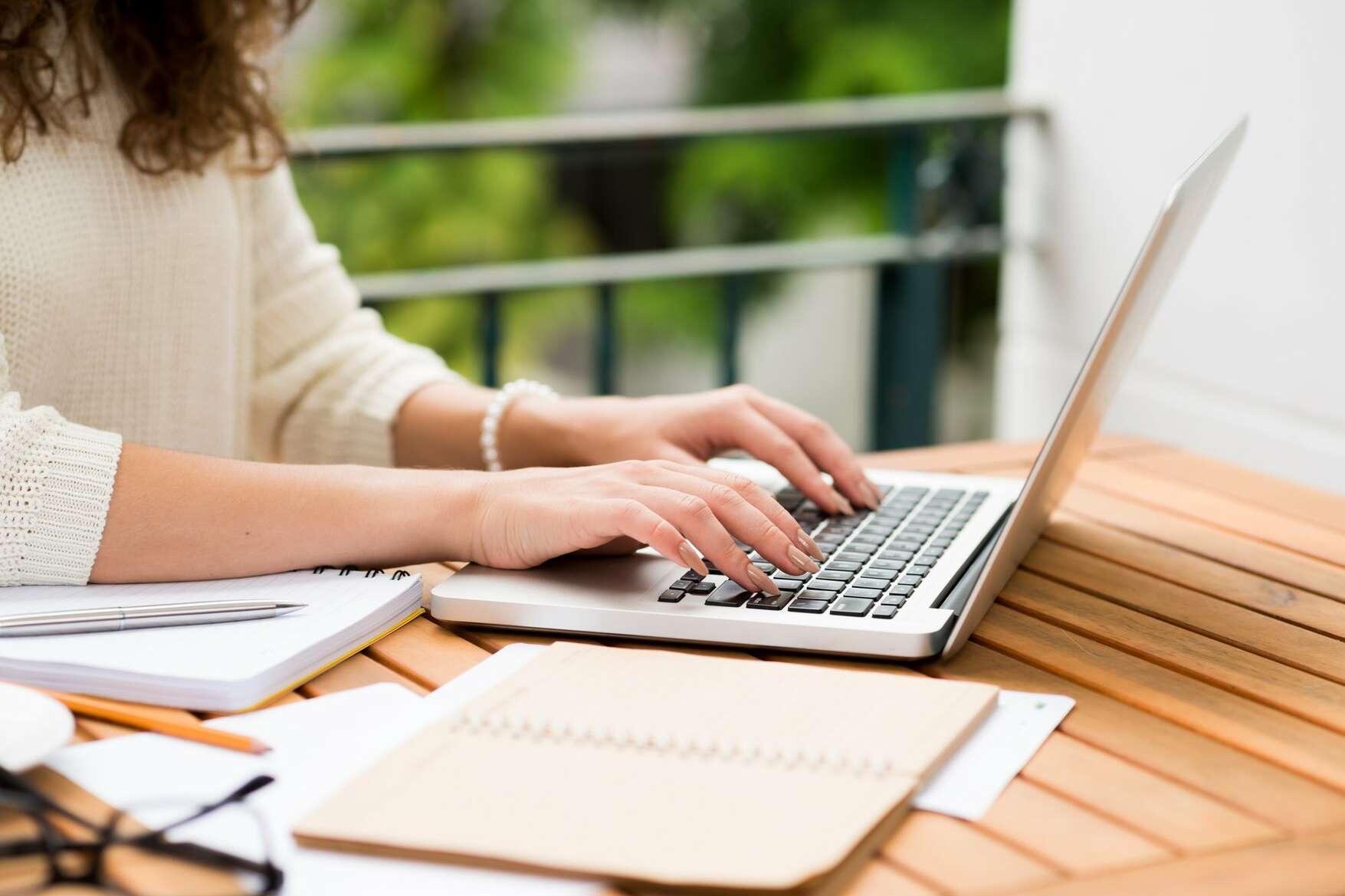 كتابة مقالات حصرية متوافقة مع السيو في شتي المجالات المختلفة